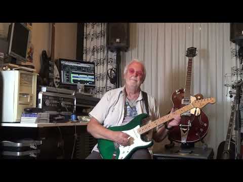 Lola - The Kinks ( guitar cover by Eric )