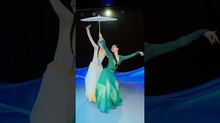 In step and shadow, a bond beyond lifetimes 🐍 #ClassicalDance #Shorts #新白娘子傳奇