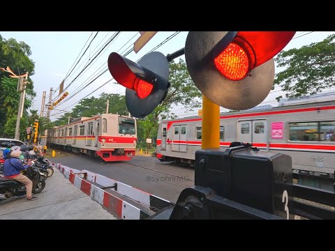 Railroad Crossing | Random Perlintasan Kereta Api KRL Papasan | Jakarta