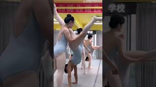 Students doing dance flexibility training