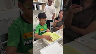 MacBook Neo Unboxing
