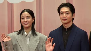 松下洸平、広瀬すずの意外な一面に「一気に和んだ」　映画「遠い山なみの光」完成披露舞台あいさつ（広瀬すず 二階堂ふみ 吉田羊 松下洸平 三浦友和）