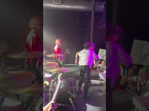 Fan RUSHES singer on stage and security almost takes them out 😭 #livemusic #concert #emo #rockmusic