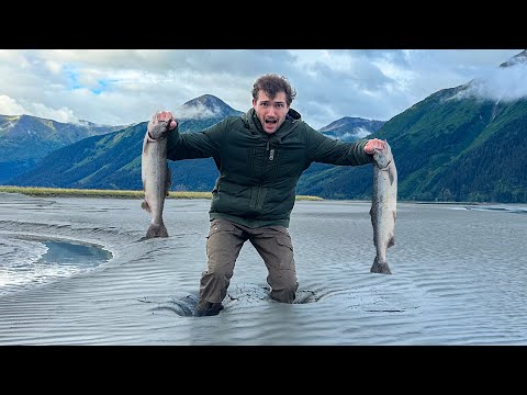 Exploring Wild Alaska’s Icebergs, Quicksand, Salmon Fishing & Grizzly Bears | 7 Days in Alaska