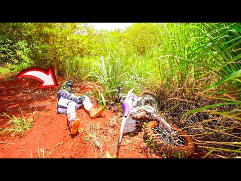 O RENATO CAIU E SE MACHUCOU COM MINHA MOTO NOVA NO MOTOCROSS