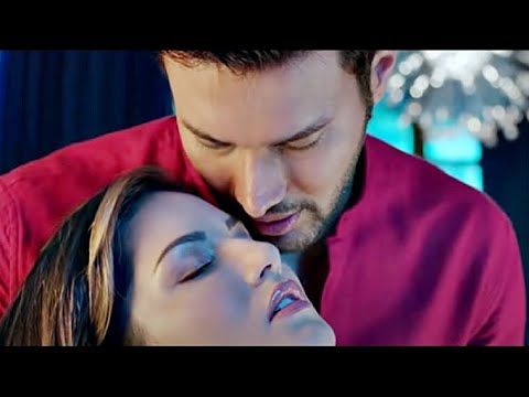 Main Adhoora | Beiimaan Love | Sunny Leone | Rajniesh Duggall | Yasser Desai, Aakanksha S, (LYRICS)