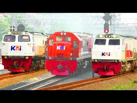 RAMAINYA KERETA API ELIT DI STASIUN TERSIBUK JAKARTA !! Kereta Spesial & Lokomotif Livery Merah Biru