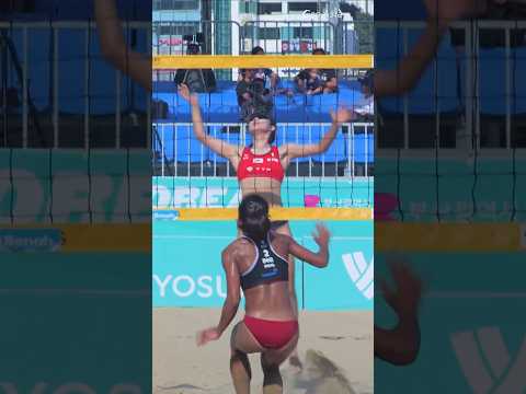 상대 팀 실수를 <strong>유발하는</strong> 재치 있는 플레이! 신지은 #beachvolleyball #신지은 #여자비치발리볼 #부산국제여자비치발리볼 #국가대표 #shorts