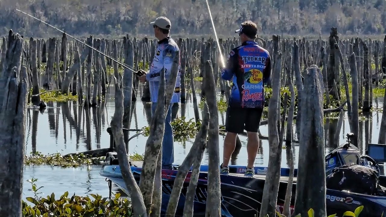 Bass Fishing a DRAINED LAKE - Rodman Reservoir - SMC Episode 12: 13