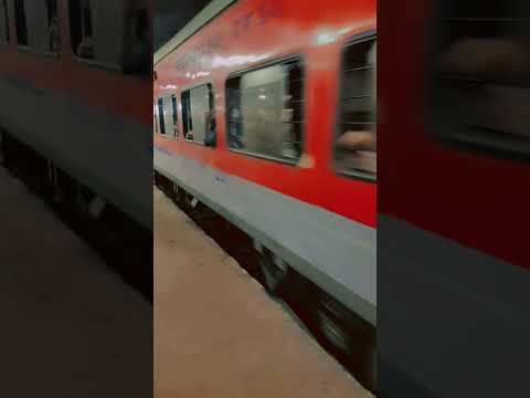 Howrah junction to Secunderabad Falaknuma SF Express 12703 / WAP 7 / #yshorts #vishakapatnam #train
