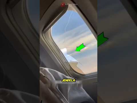 Jendela pesawat yang pecah
