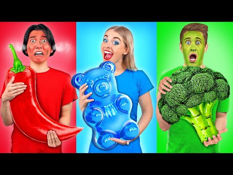 24 घंटे चुनौती के लिए केवल एक ही रंग का खाना खाने Multi DO Food Challenge