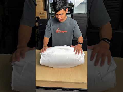 Unboxing JBL boombox 4