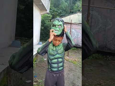 hulk atau Spiderman?