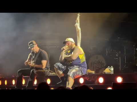 Teddy Swims “smalls hands” live in Indianapolis