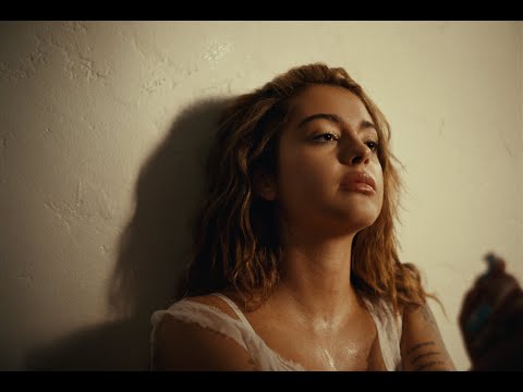 Mal&#250; Trevejo - Repeat [Official Music Video]
