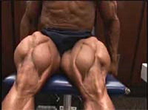 Bodybuilder Bobby Church trains, poses quads 