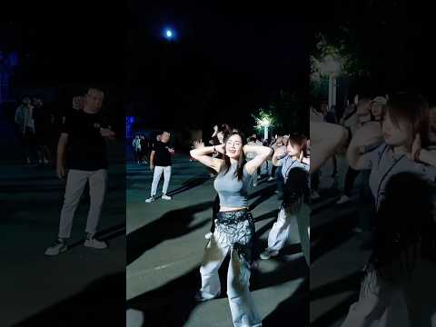 #dance #bestshuffle #fashion #dancer #trend #shuffle #cuttingshapes #shuffling #trending #dancing