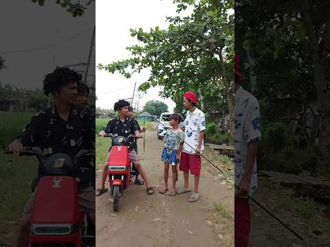 Si bocil pingin hiling ke pantai