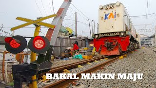 MAKIN KEREN !! SISI Barat Stasiun Rangkasbitung Semakin Rapih Dan Bersih !!