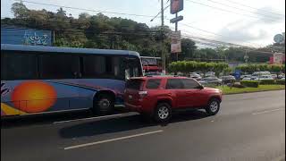 Manejando por el Blvd. Los Próceres en San Salvador, El Salvador | Recorrido Completo en Auto.
