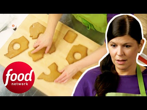 Baker Starts Over Complex Cookie Puzzle After Forgetting Solution! | Christmas Cookie Challenge