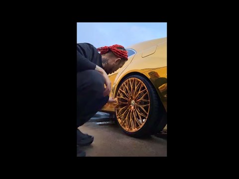 ゴールドベンツの金ホイール22インチを手洗い洗車【SHOがライブ配信中！】