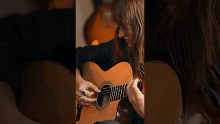 Her finger picking is off the charts 📈