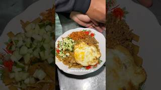 Topingan kwetiaunya beda dari yang lain!! #streetfood