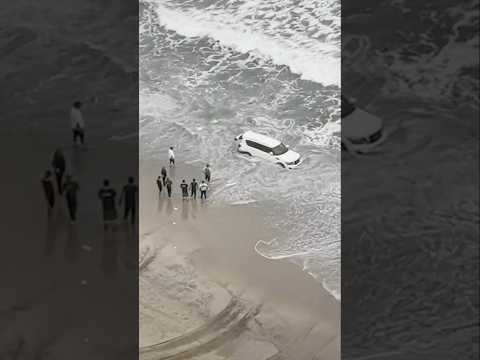 Thích thể hiện đi xe ô tô dưới bãi biến là đây