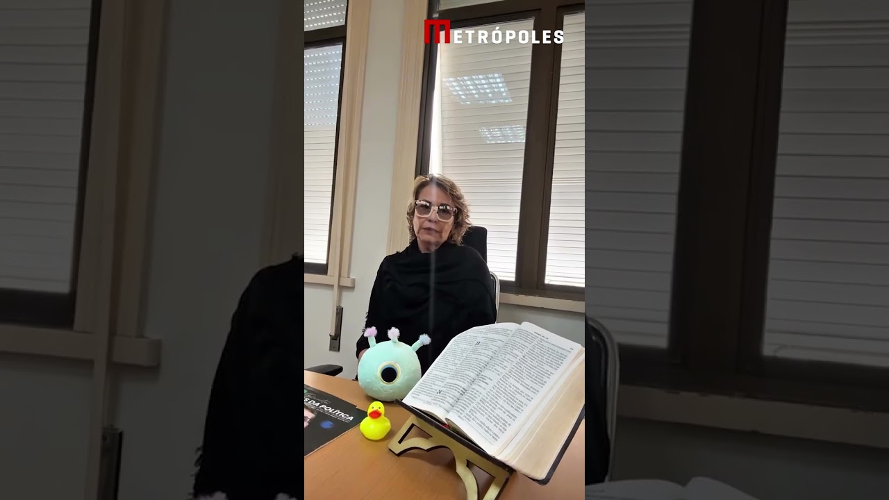 Rogéria Bolsonaro fala após roubo na casa dos pais YouTube