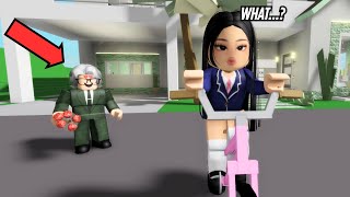 MY CREEPY OLD NEIGHBOR WANTS TO DATE ME!!? Brookhaven 🏡RP (CoxoSparkle)