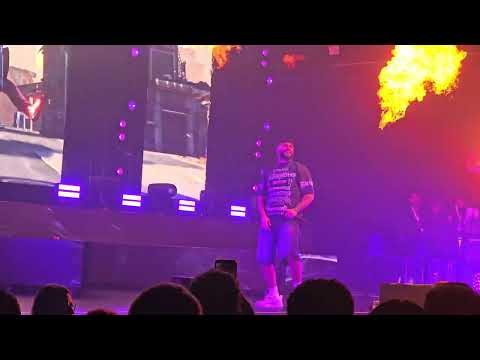 Samra Live in Bremen Feuer über Deutschland Tour 14.10.25 die ersten Lieder und Intro