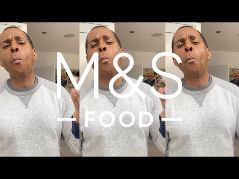 Andi Peters has some Extremely Important Hot Cross Bun News! | M&S FOOD