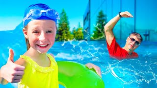 Desafio aquático: quem nada melhor, Nastya ou papai? Diversão na piscina com Nastya e papai!