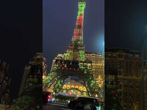 Eiffel Tower Light Show