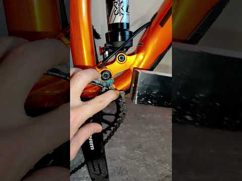 Removing a chain quick link without a tool #mtb