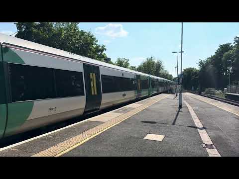 Class 377 - Southern Railway - Epsom Station - 20th May 2024