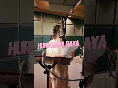 Jangan lupa dengarkan lagu Raya baru 