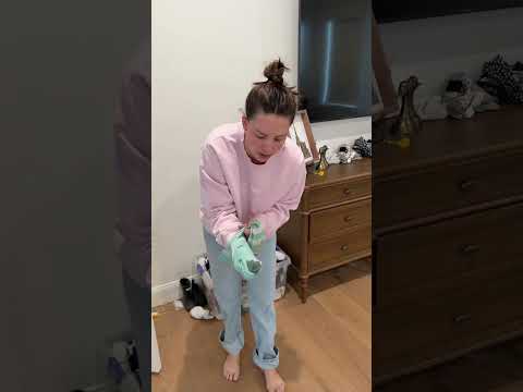 I can’t feed in a Walmart moo moo, or can I?? #dresssup #farmclothes #letsgetdressed