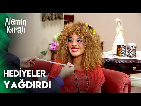Kubat, Nihale'ye türlü türlü hediyeler veriyor - Alemin Kıralı 33. Bölüm