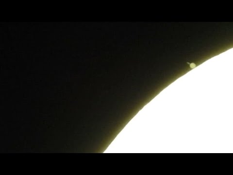 L' occultazione di Saturno filmata nel cielo d'Italia: le splendide immagini