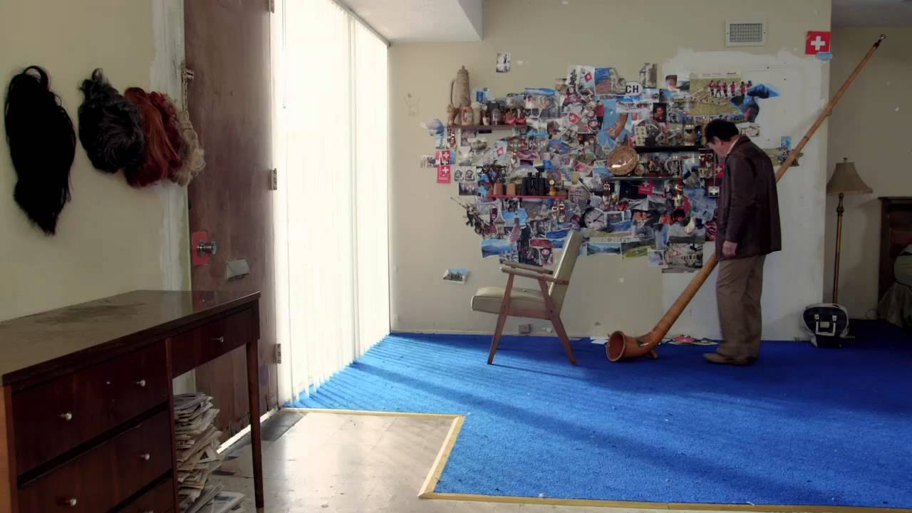 Small Apartments Trailerin pikkukuva