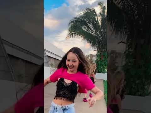 Kathlyn joga a Bia no chão, e ela se machucou !