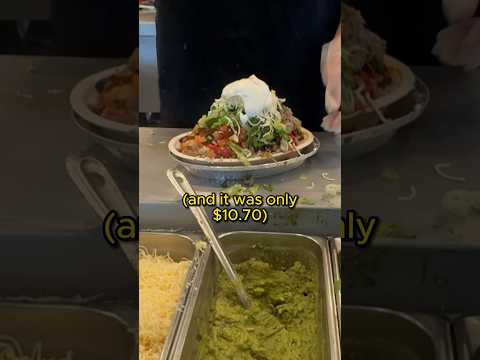 Craziest Chipotle hack by @AndersonNguyen.Official 😂😂😂😂 #food #americanfood #fastfoodhack