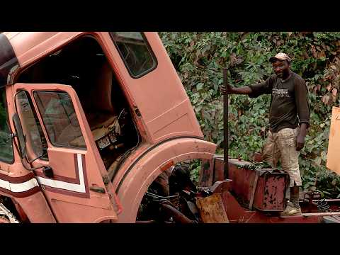 No Way Back: Truckers Lost in Gabon's Hell - The Roads of Impossible