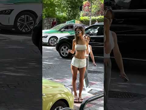 Beautiful Street Fashion Outfits Style #streetstyle #outfit #shorts
