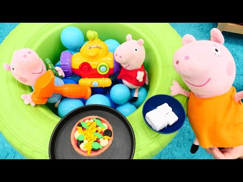 Anne Domuz pizza yaparken George ve Peppa oyuncaklarını  topluyor!