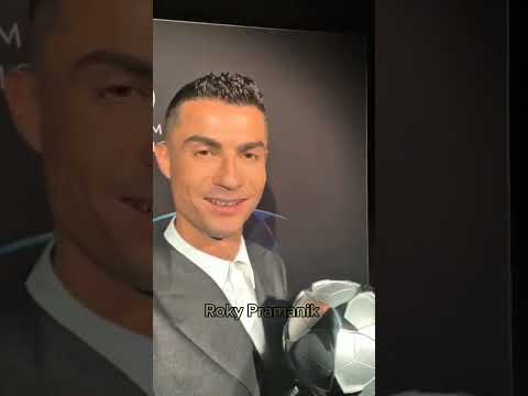 ⚡ Cristiano Ronaldo Loves Islam! He Recites Surah Al-Kawthar Himself! 😱❤️ #cr7 #ronaldo #quran