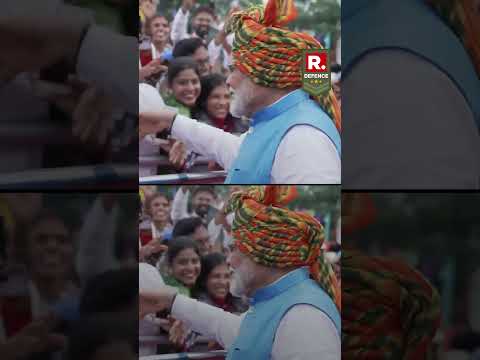 PM Modi Greets School Children Wholeheartedly on Independence Day | Red Fort